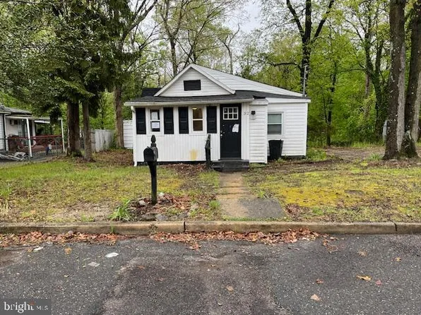 32 S Clementon Ave, Clementon, NJ 08021