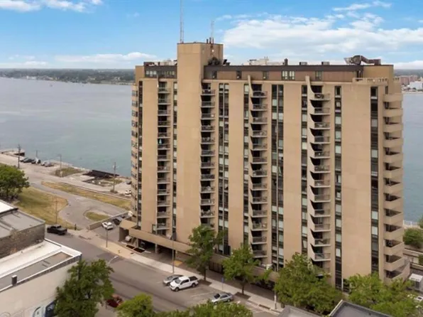 155 Front St N #1505, Sarnia, ON N7T 7V5