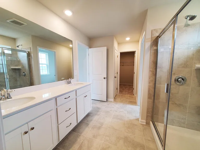 1009 Gabardine Ln — Photo 9
