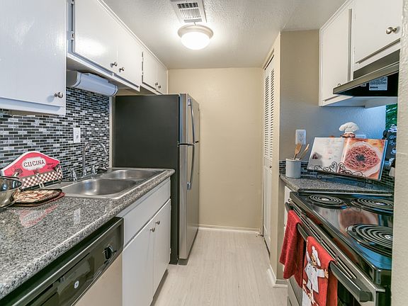 3rd image of 2601 Lazy Hollow Dr #Cd-1109