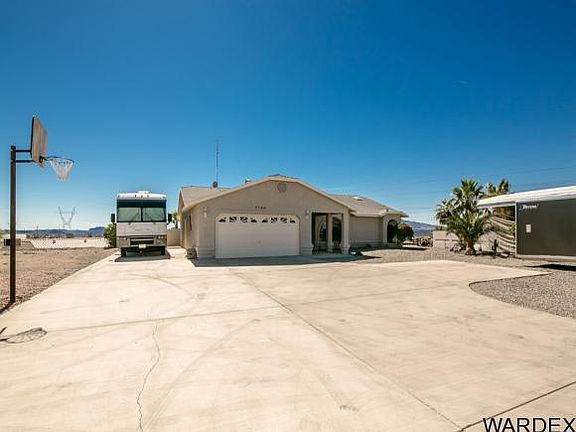 3rd image of 3560 Pelican Dr