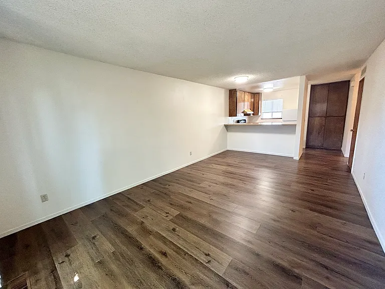 1532 North Ct #B — Photo 3