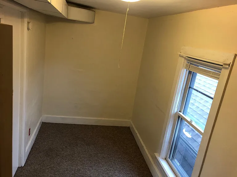 717 E 3rd St #2 — Photo 4
