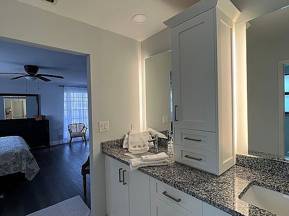 4th image of 2024 SE 6th Ave