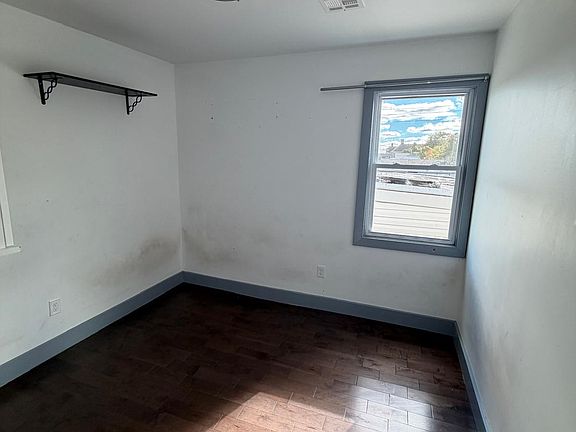 3rd image of 433 S 14th St #3A