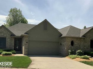 4458 Bramble Ct, Warren, MI 48092