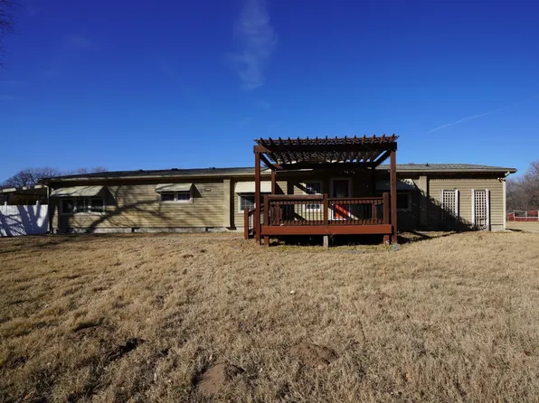 220 W Nicole St, Haysville, KS 67060