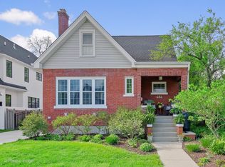 464 W Montrose Ave, Elmhurst, IL 60126
