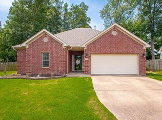 3383 Bay Meadow Dr, Benton, AR 72015
