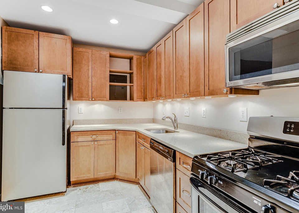 1st image of 200 N Maple Ave APT 504