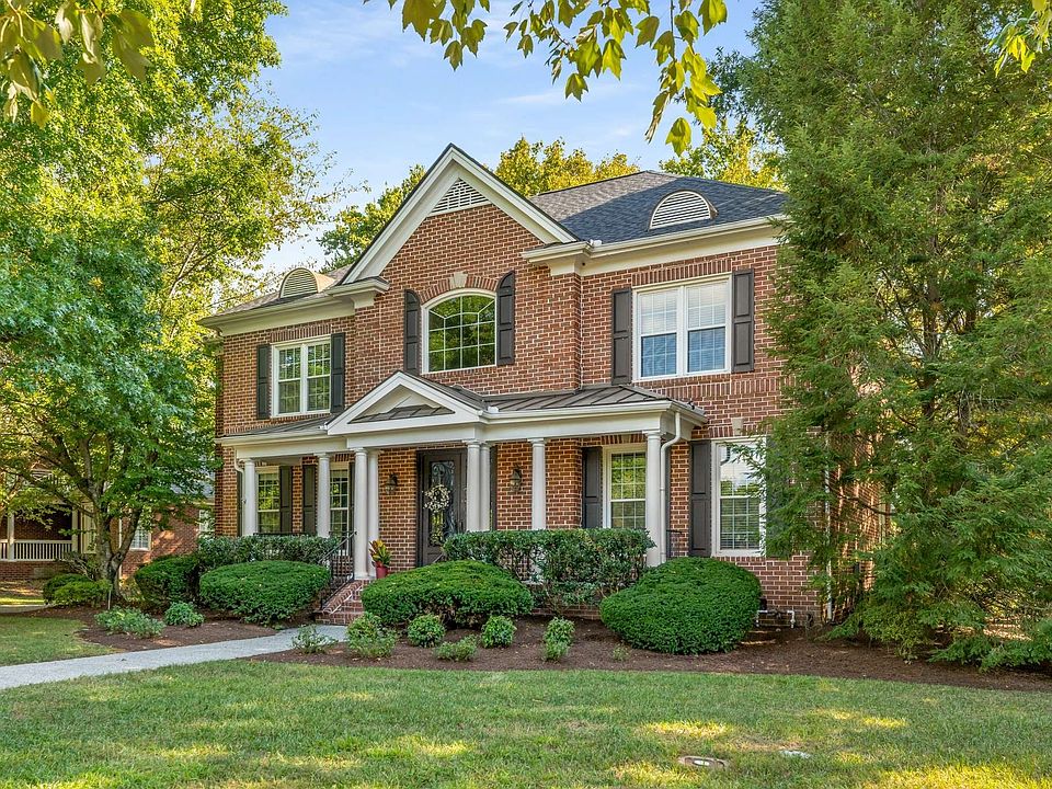 1st image of 229 Waterbury Cir