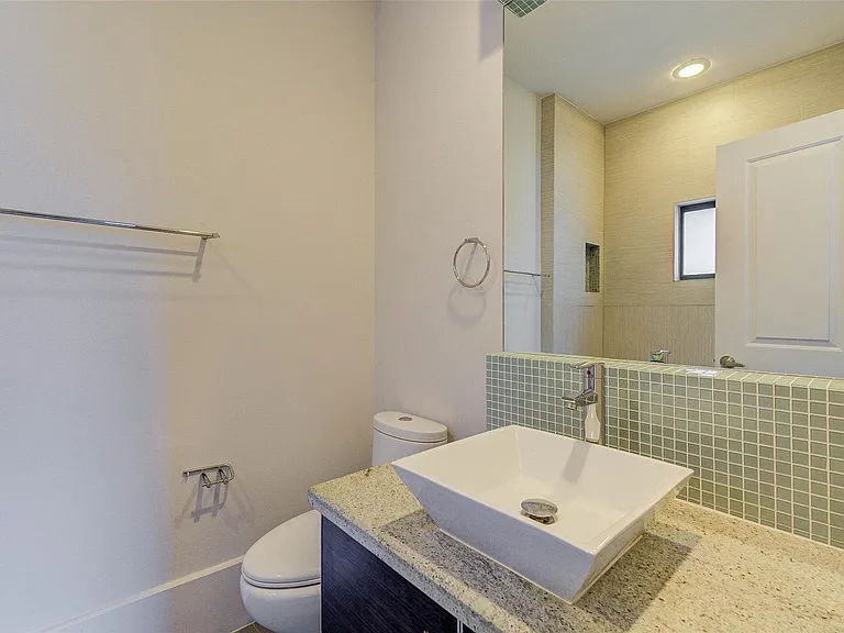 113 Tuam St — Photo 17