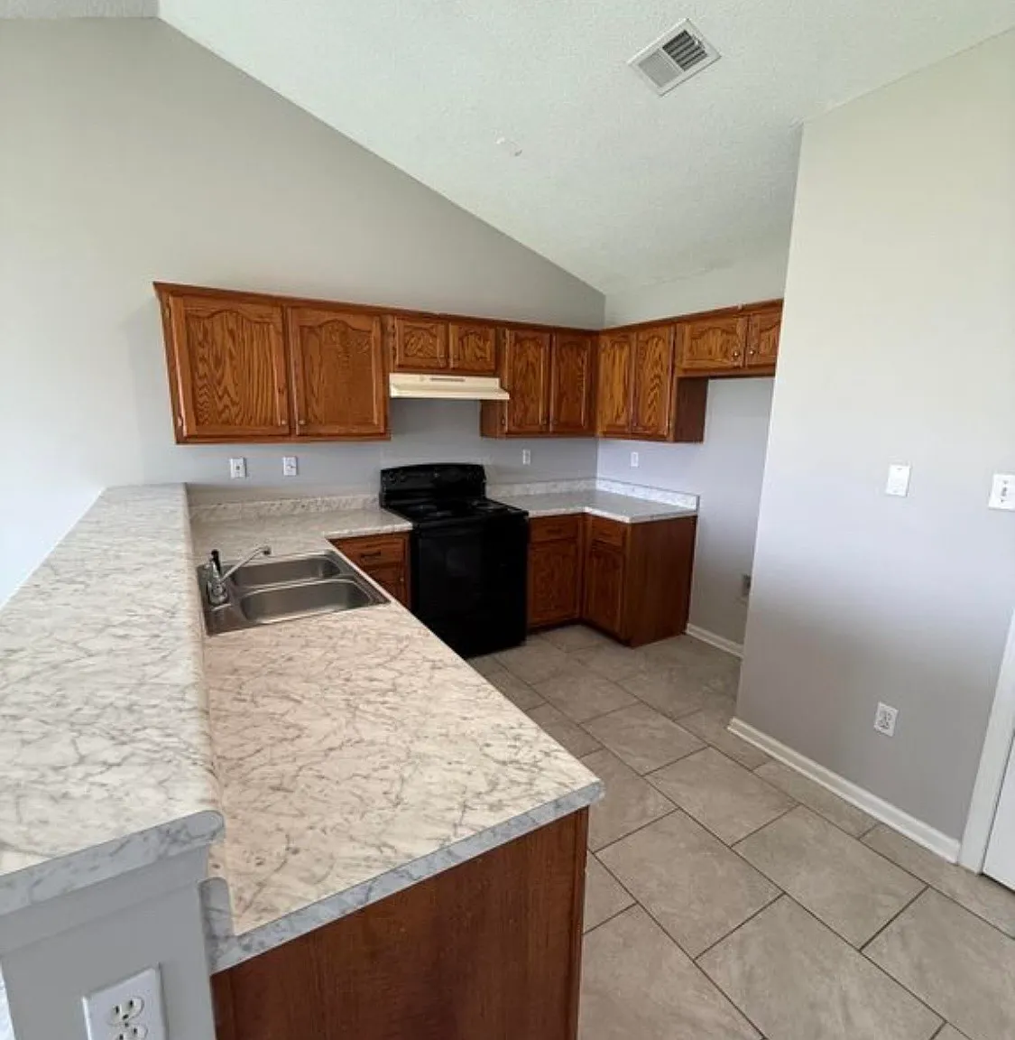 3 bed, 1793 sqft, $3,500 — Photo 4