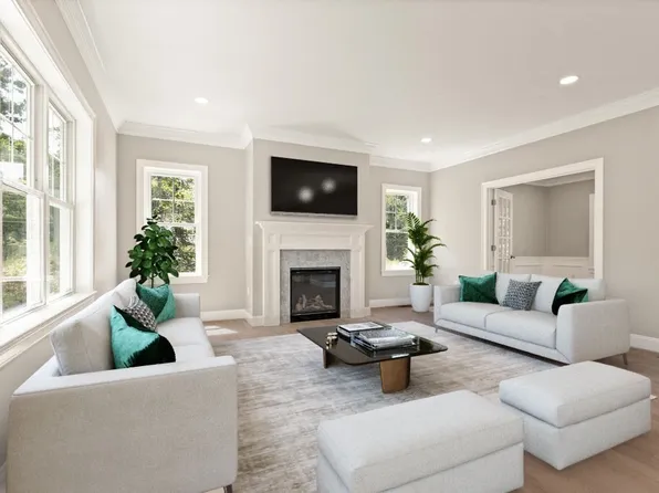 45 Lawler Ln, Stoughton, MA 02072