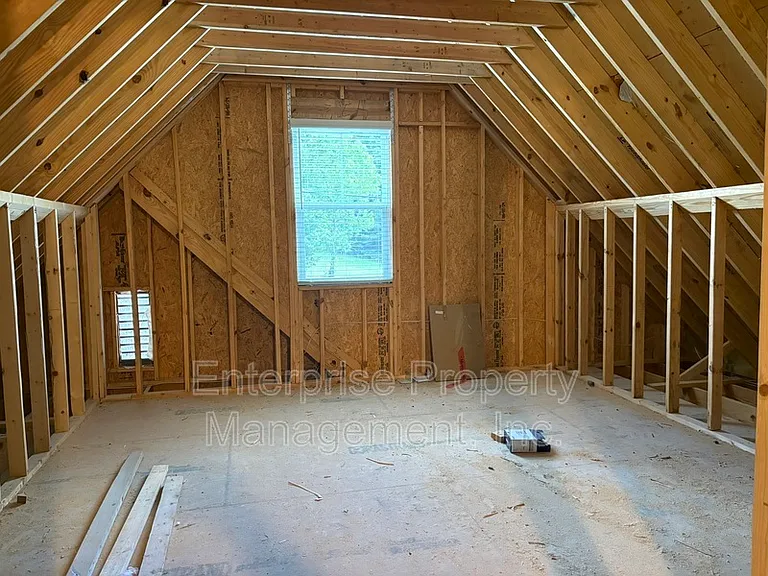 239 McLaughlin Dr — Photo 23