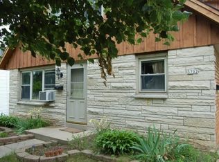 3700 S 35th St, Greenfield, WI 53221