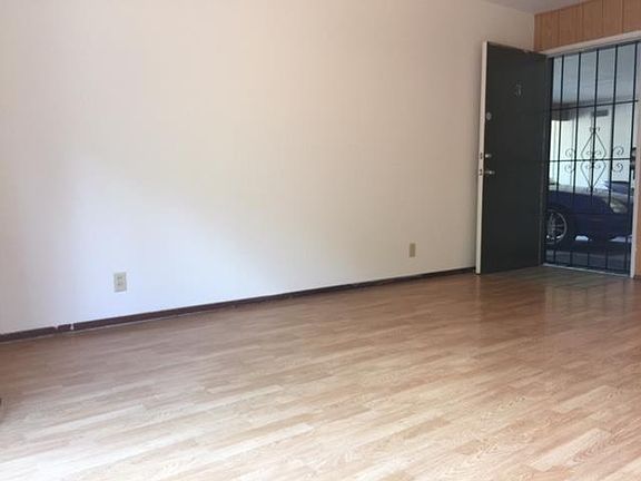 2nd image of 5565 Clovercrest Dr APT 3