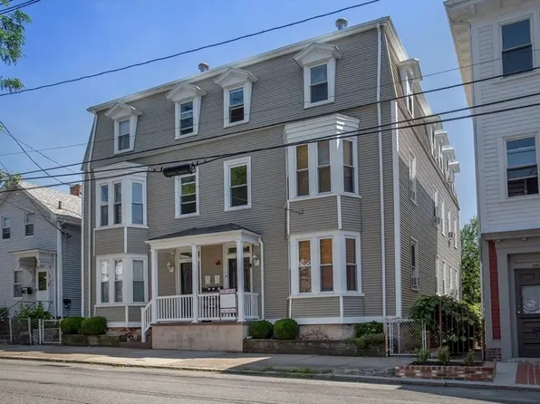 229 Ives St APT 1, Providence, RI 02906
