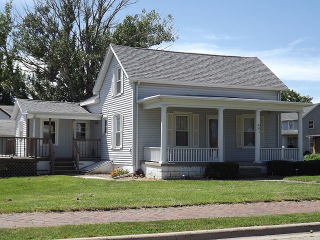 1st image of 661 Crosat St