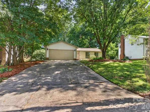 1623 Van Dyke Dr, Charlotte, NC 28213