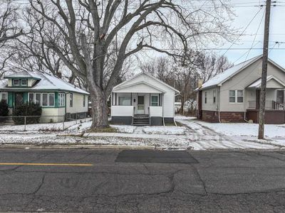 1305 Lippincott Blvd, Flint, MI, 48503