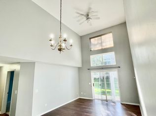 2268 Scott Ln, Aurora, IL 60502