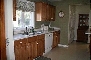 2nd image of 117 Deseyn Dr