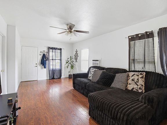 3rd image of 215 Kelley St
