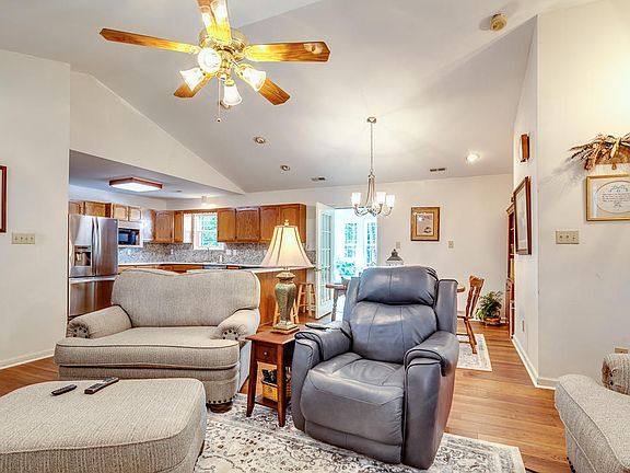 5th image of 1615 Woodpointe Dr