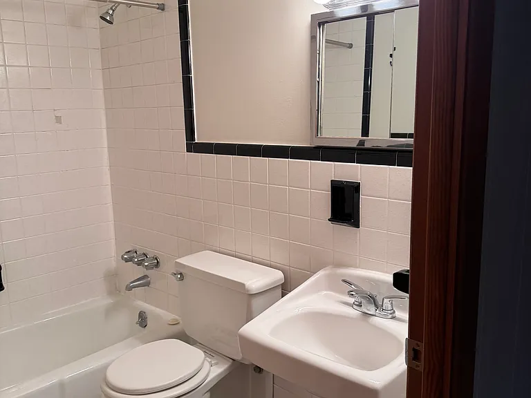 437 College Ave #3 — Photo 7
