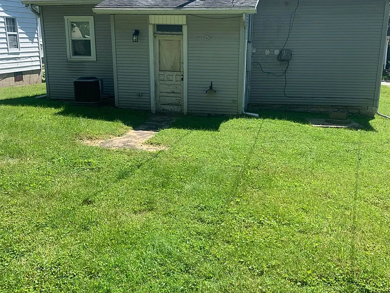 705 N Lincoln St — Photo 29