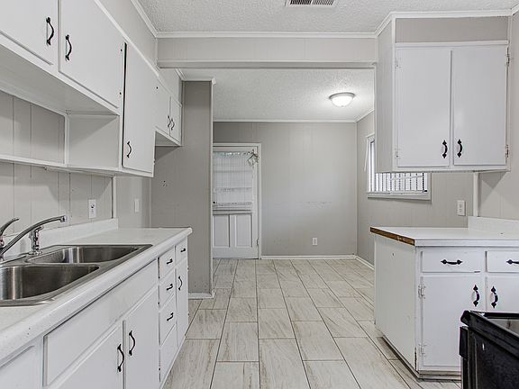 4th image of 841 Kippley St