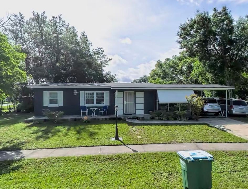 1st image of 975 N Village Dr
