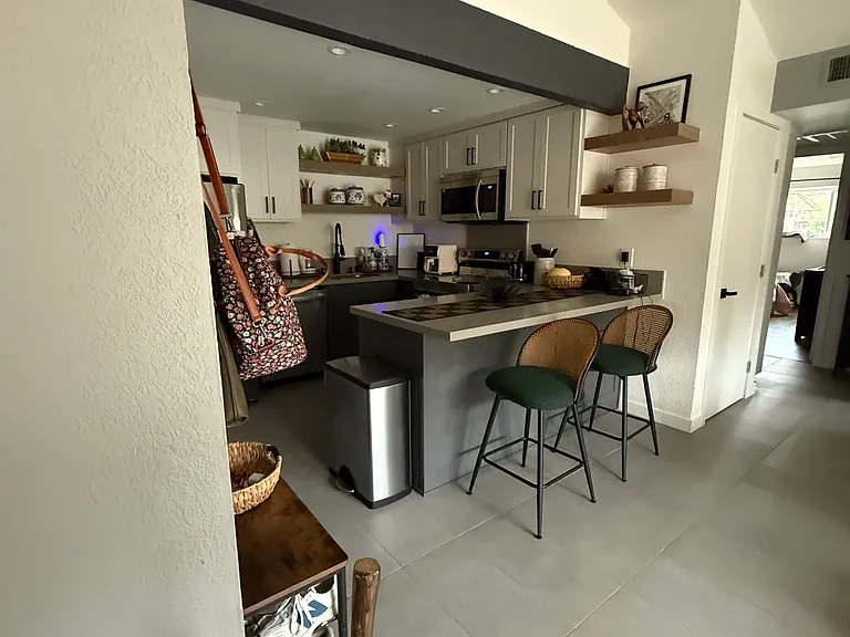 2604 Latham Dr — Photo 10