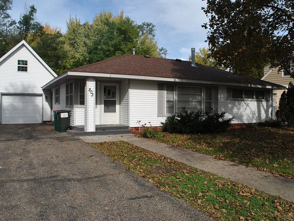 1st image of 803 Laurel Ave