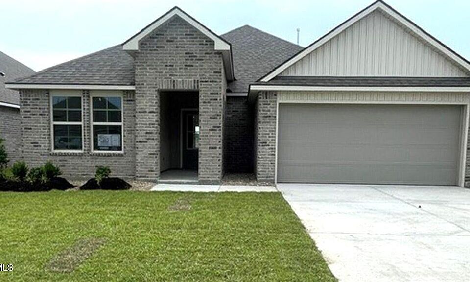 1st image of 137 Lake Ridge Dr