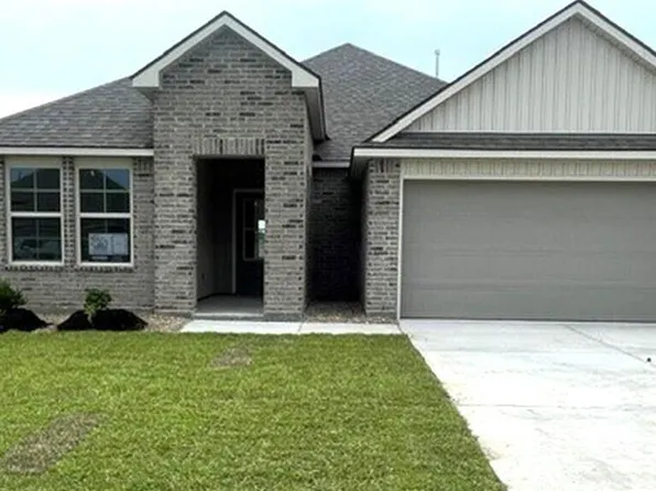 137 Lake Ridge Dr, Broussard, LA 70518