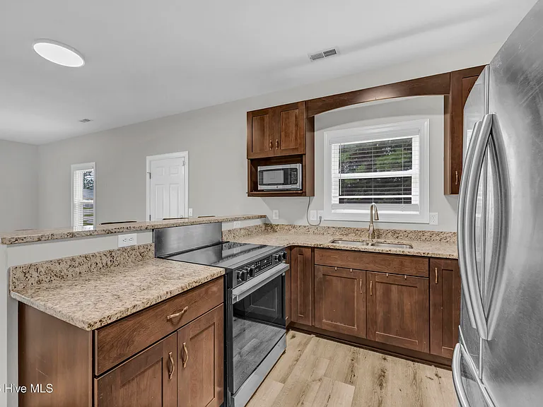 3234 Belmont Cir — Photo 10