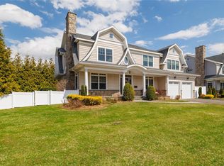 99 Yale Pl, Rockville Centre, NY 11570
