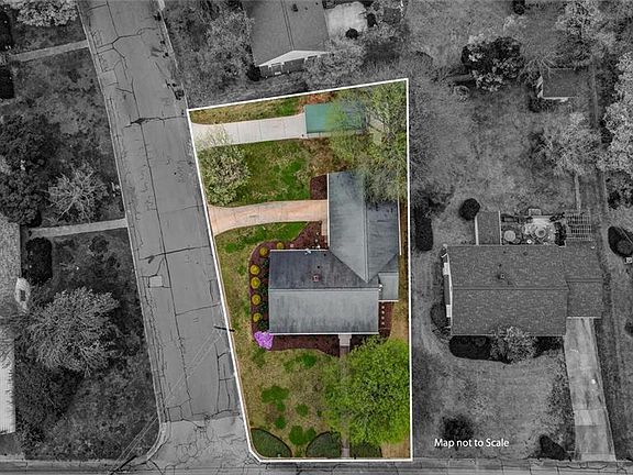 4th image of 1130 S Woodleigh Cir