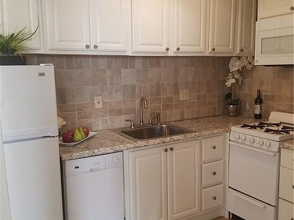 3rd image of 265 Burritt St APT 104B