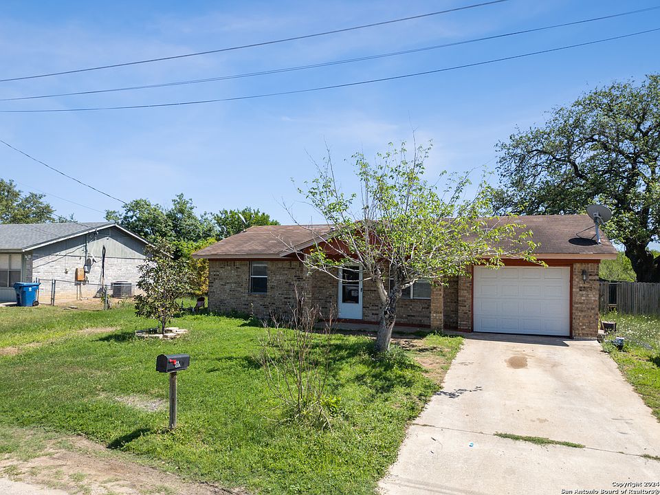 1st image of 616 MIMOSA DR