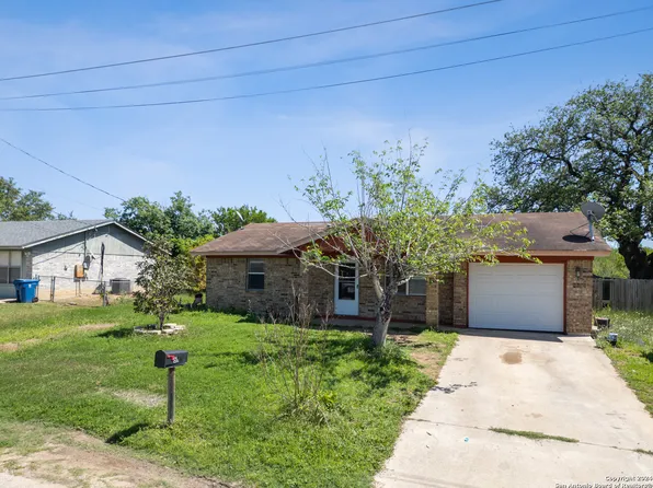 616 MIMOSA DR, Floresville, TX 78114