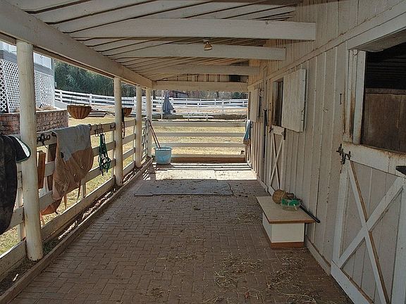 3rd image of 726 Parrish Farm Ln
