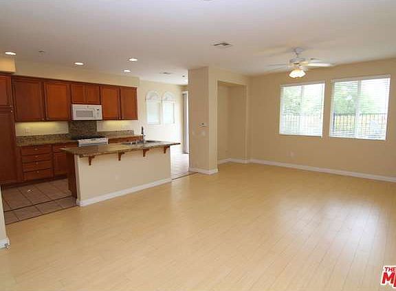 4th image of 25456 Wharton Dr