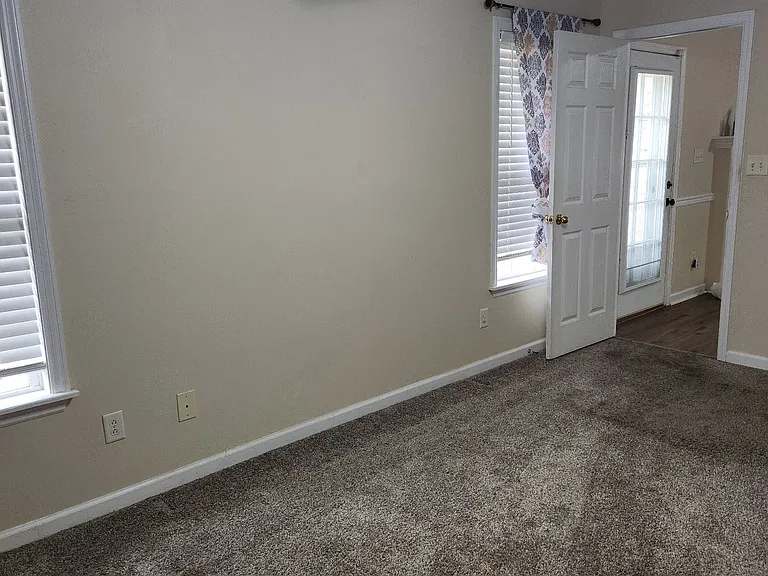 107 Pollard Dr — Photo 8