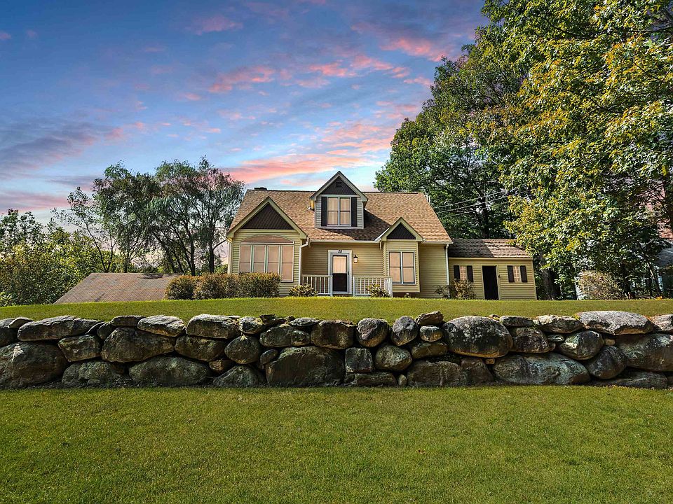 1st image of 28 Mount Huggins Drive
