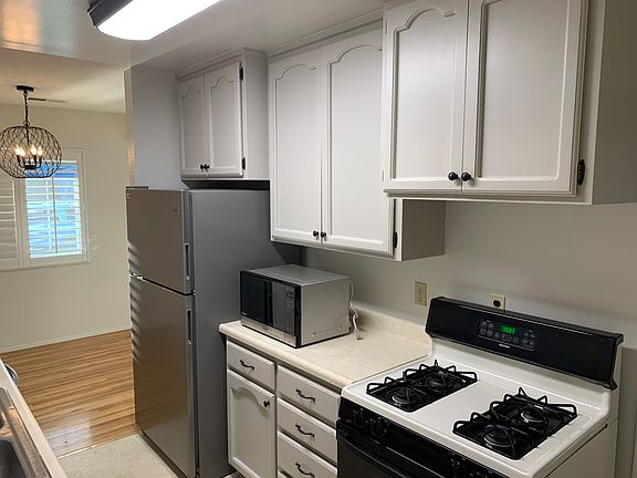2nd image of 3584 Norfolk St