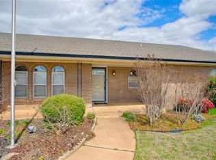 1013 NE 4th St, Moore, OK 73160