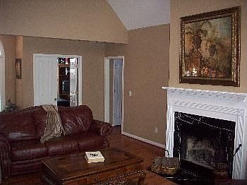 4th image of 13 Shagbark Dr